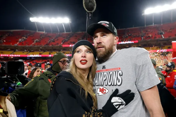 taylor-swift-travis-kelce-afc-championship-2025